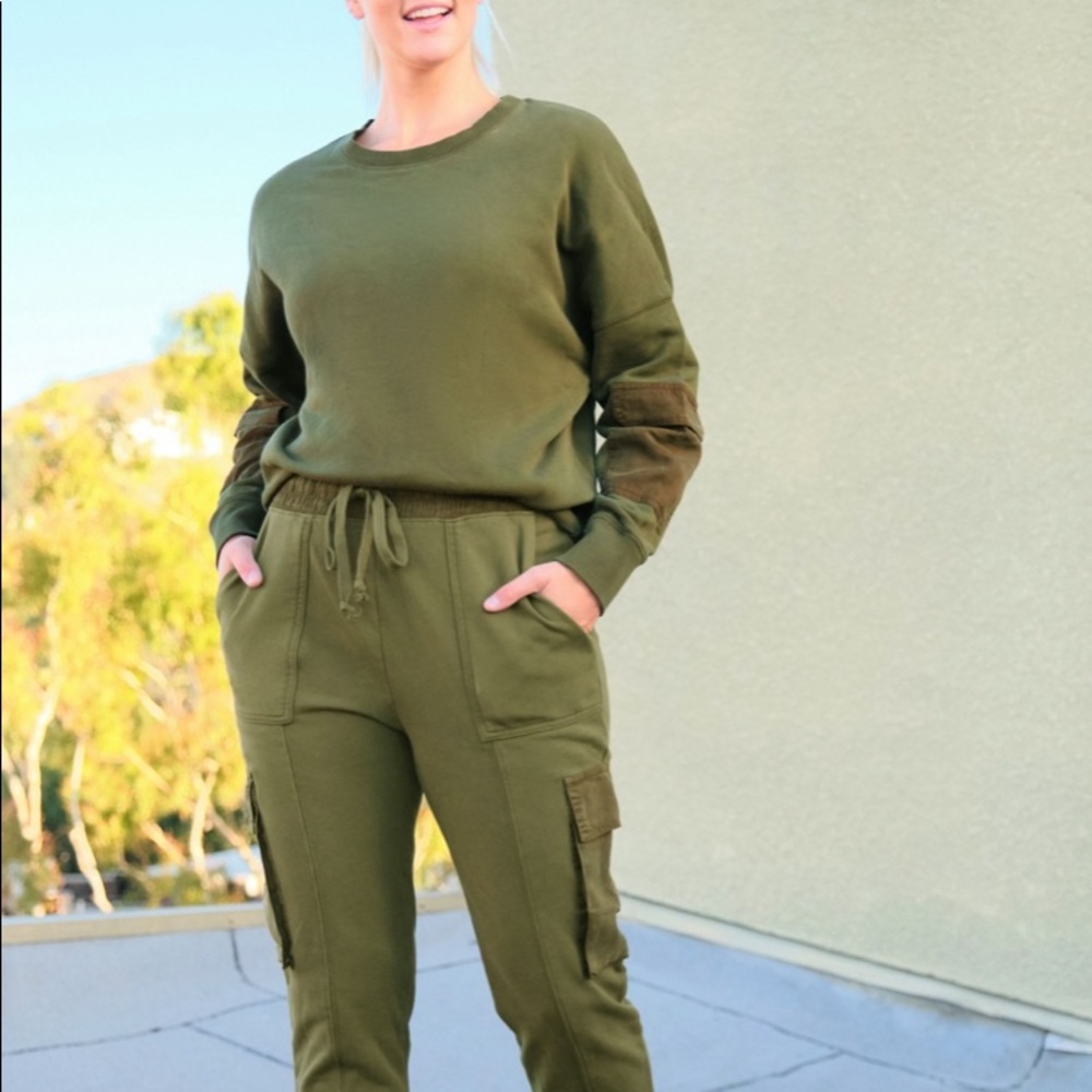 Fabletics Pearl Sweatshirt - Picture 2 of 6